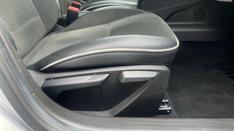 Renault Clio 1.0 TCe 90 S Edition 5dr Petrol Hatchback